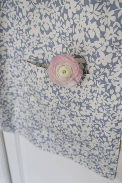 Breastfeeding apron cover up scarf poncho shawl- Grey floral - Pockets (1)